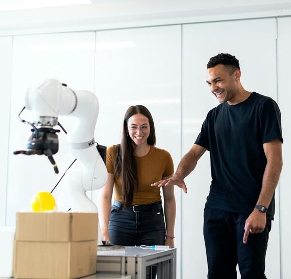 Advanced Technology Hub 669400718 Innovation